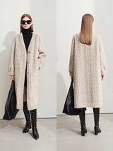 AMII Minimalist Fur Coats Woman 2025 Winter New Warm V-neck Pocket Women's Clothing Elegant Female Long Fur Outerwear 12424023