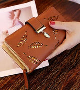 Cartera de mujer Mara's Dream Brand Leaves Hollow, de piel sintética suave, tipo sobre, de diseñador, para monedas y tarjetas. 