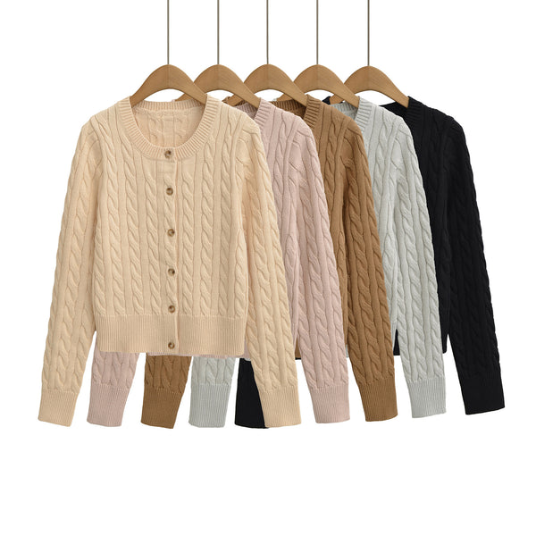 Round neck single breasted long sleeved sweater