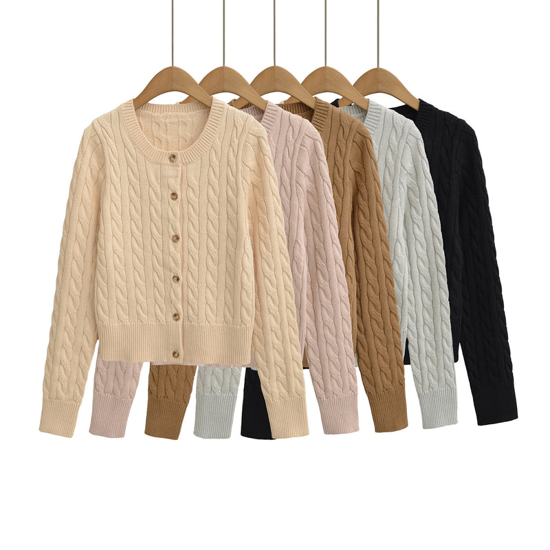 Round neck single breasted long sleeved sweater