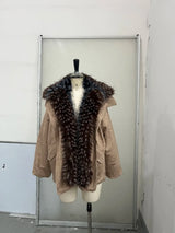 Manteau d'hiver oversize pour femme, large col en fausse fourrure, à capuche, coupe ample et droite, collection 2025, nouveaux manteaux chauds et tendance pour femme.